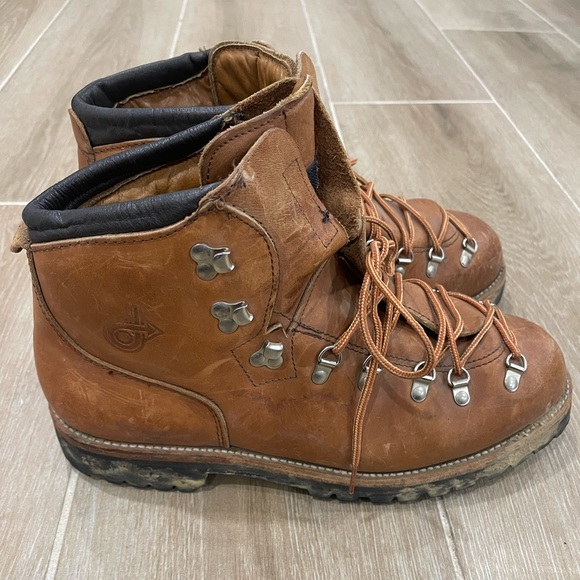 Dexter Hiking Boots - Picture 2 of 15